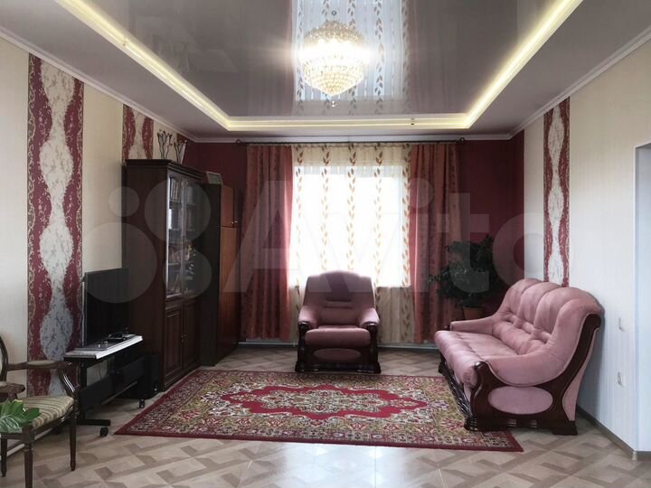 Коттедж 182 м² на участке 10,8 сот.