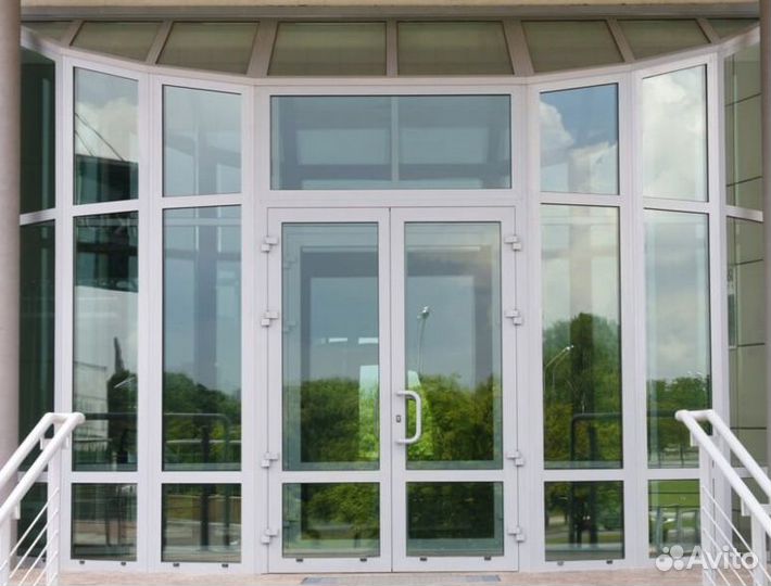 Пластиковая дверь от производителя