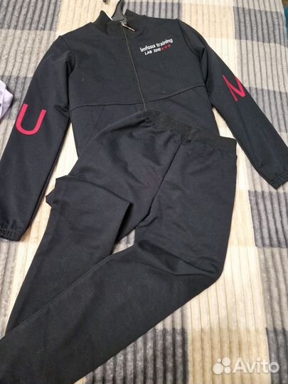 Продам спортивный костюм