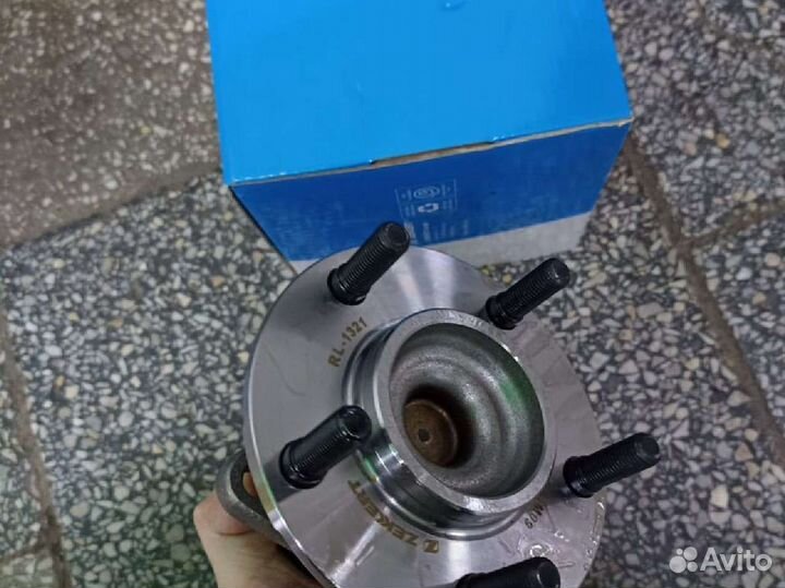 Ступица задняя Dodge Caravan