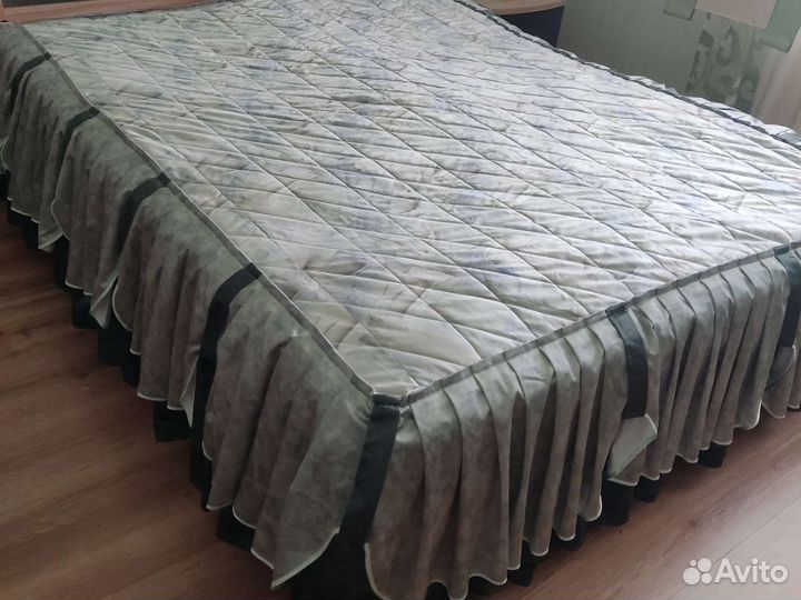 Покрывало на кровать и шторы с ламбрекеном