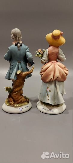 Фарфоровые парные статуэтки Capodimonte