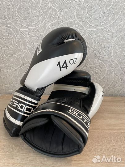 Боксерские перчатки 14 oz