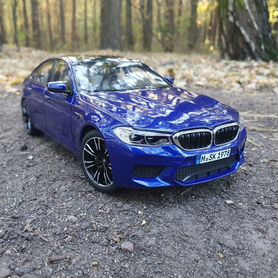 BMW M5 F90 Norev 1/18 Marina Bay Blau