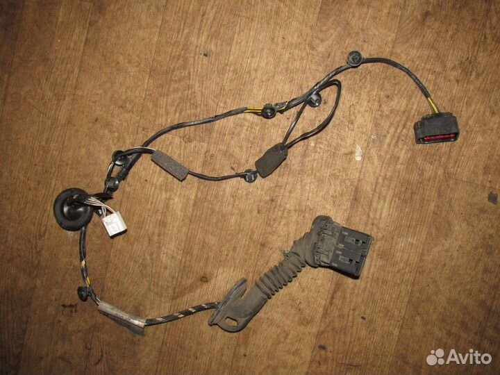 Электропроводка двери задней правой (Ford Focus)