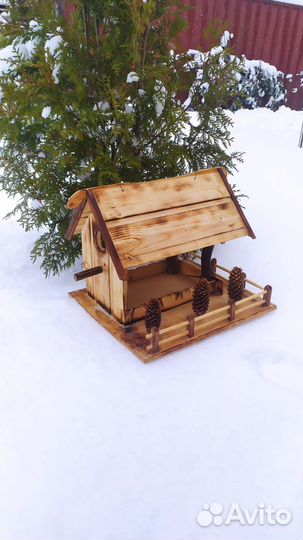 Кормушка для птичек и белок