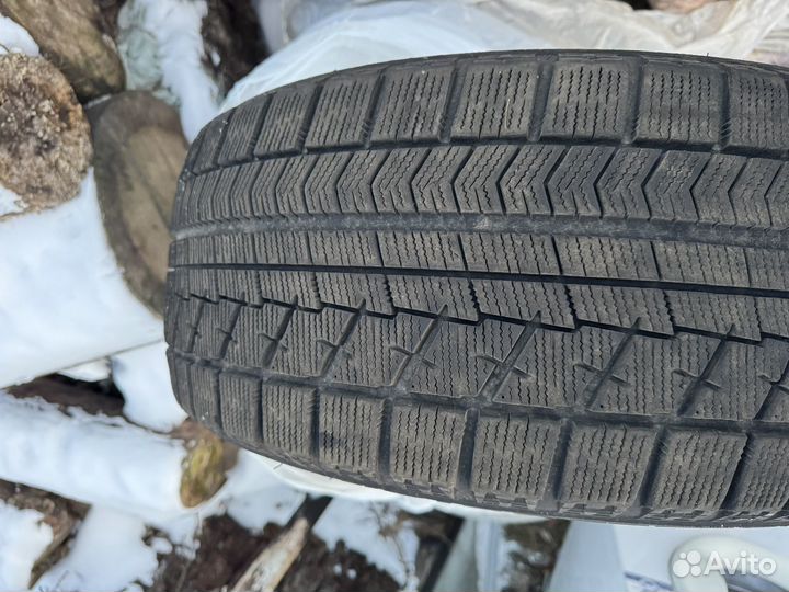 Bridgestone Blizzak VRX 235/50 R18 101T