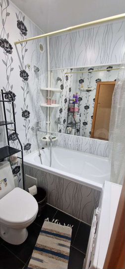 2-к. квартира, 46 м², 2/4 эт.