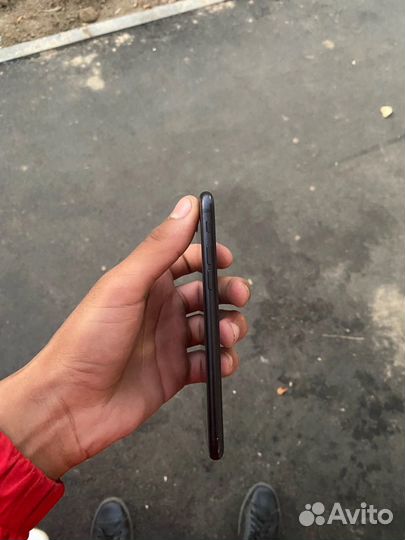 Телефон iPhone se