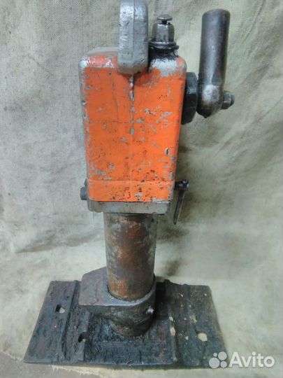 Домкрат железнодорожный гидравлический