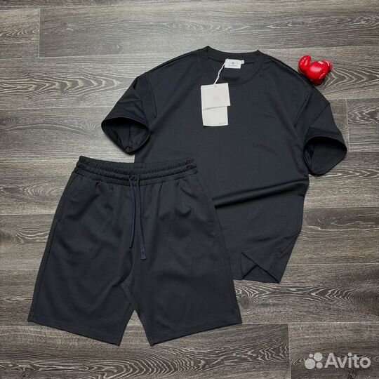 Шорты и футболка
