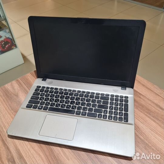 Ноутбук Asus D541N