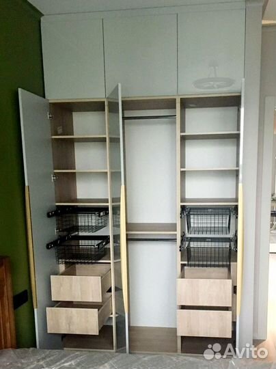 Распашной шкаф