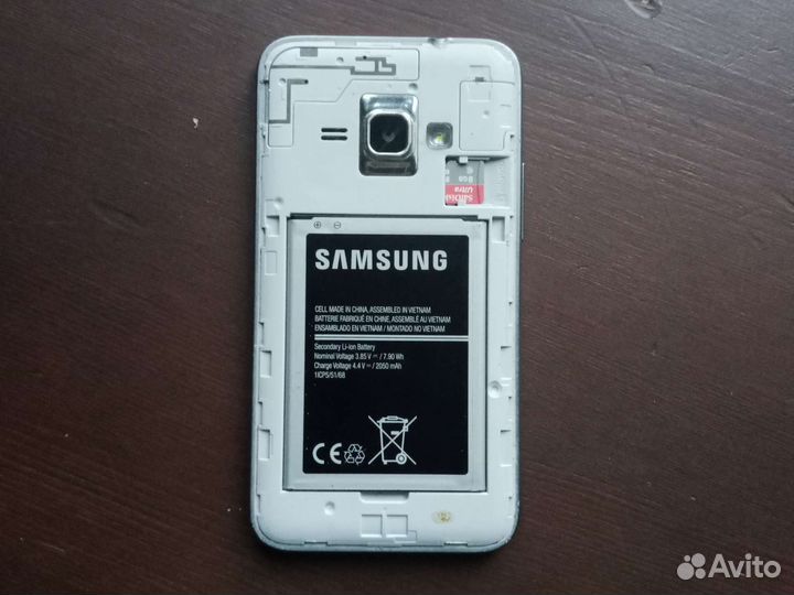 Телефон Samsung j1 2016