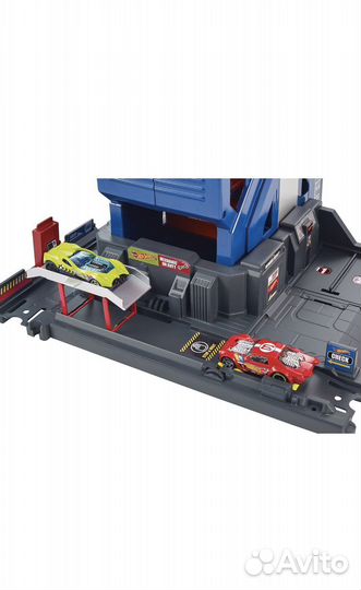 Игровой набор Hot Wheels Сити Мега-гараж FTB68
