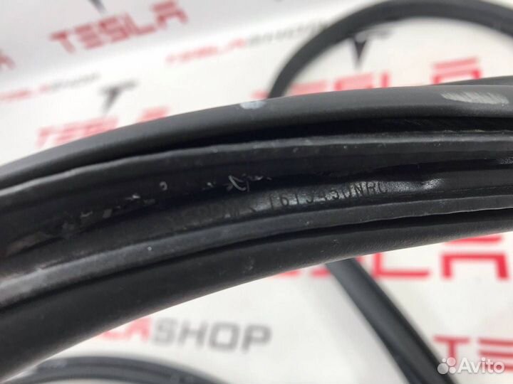 Уплотнитель багажника Tesla Model S 2-й рест. 2021