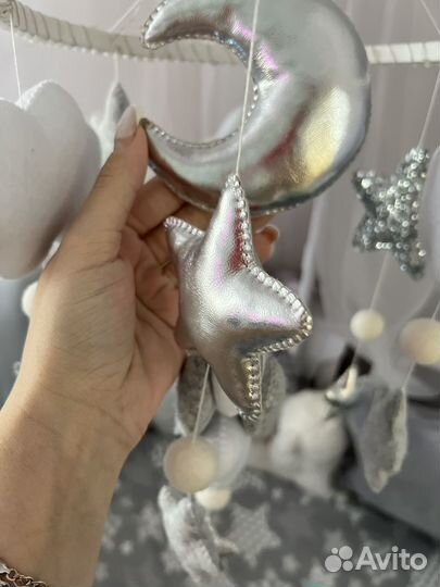 Детский мобиль в кроватку из фетра