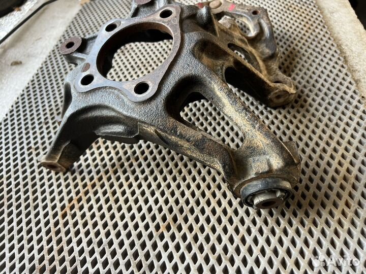 Кулак поворотный задний правый Mazda 6 GH