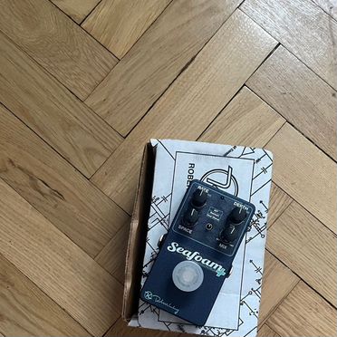 Keeley seafoam plus vibrato/chorus