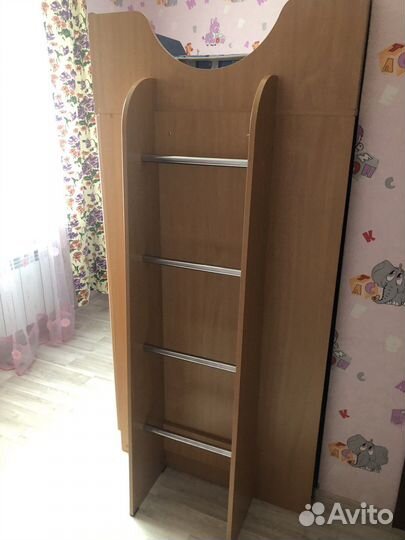 Двухьярусная кровать