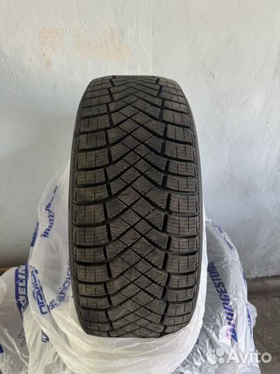 Pirelli Ice Zero FR 225/55 R18