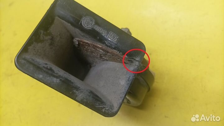 Сигнал клаксон ориг Renault Megane 2(есть дефект)