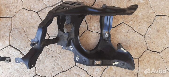 Кронштейн фары BMW 7-Series E65