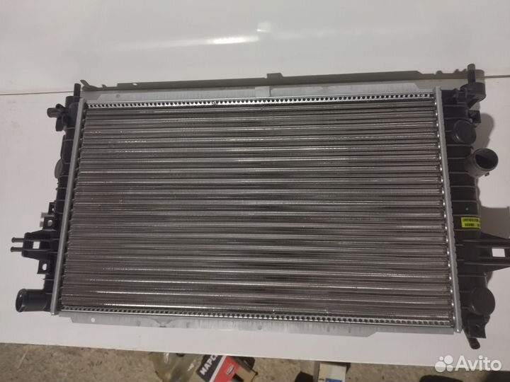 Радиатор охлаждения opel astra h