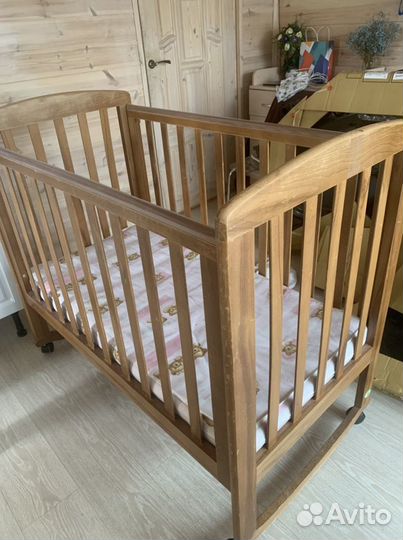 Детская кроватка