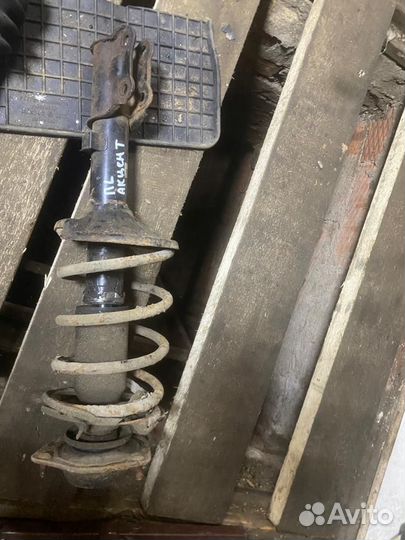 Стойка передняя левая Hyundai Accent 1