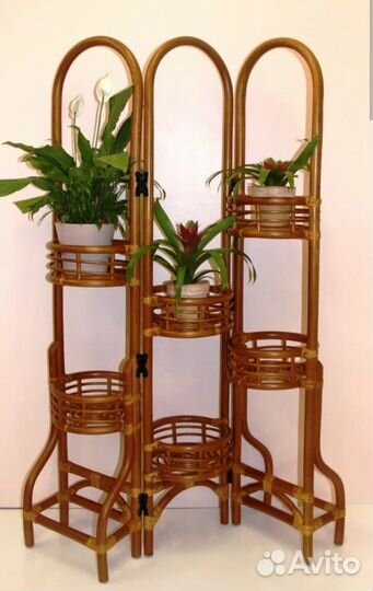 Подставка для цветов напольная из ротанга