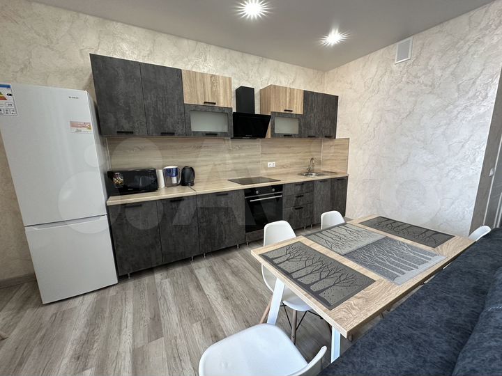 3-к. квартира, 100 м², 14/17 эт.