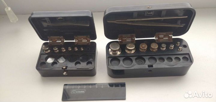 Разновесы в карболитовых коробочках СССР