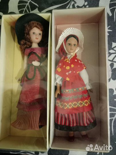 Кукла фарфоровая