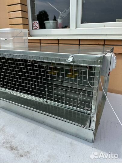 Брудер для цыплят с кормушкой