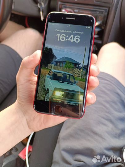 Телефон iPhone Se 2020