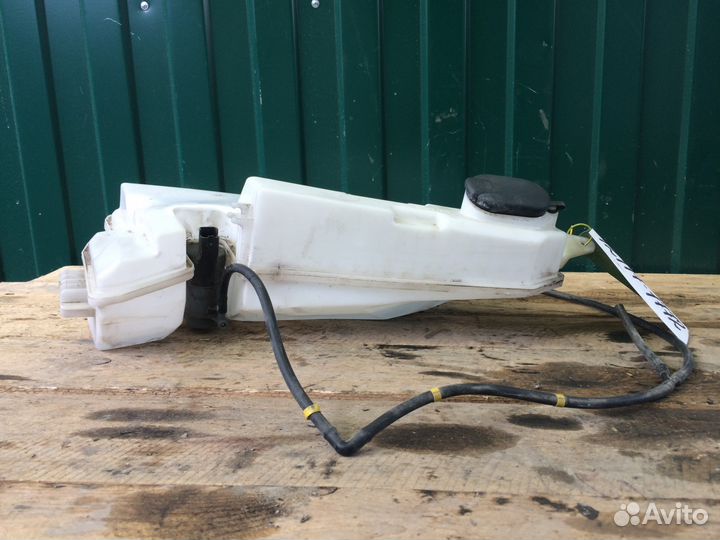 Бачок омывателя лобового стекла Nissan Almera G15