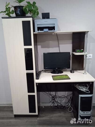 Компьютерный стол
