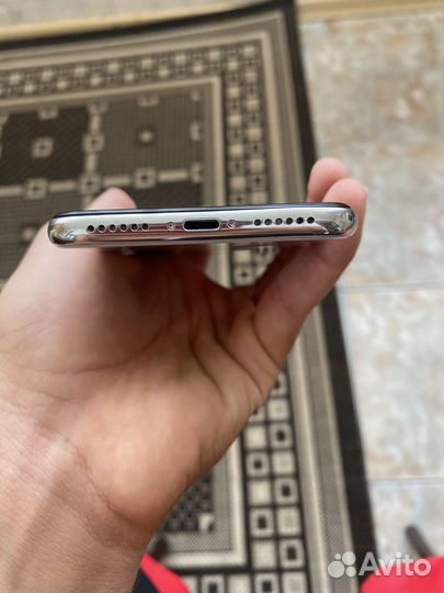 Телефон iPhone 10 х