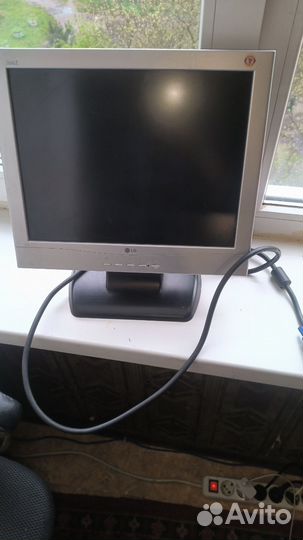 Монитор LG 566LE
