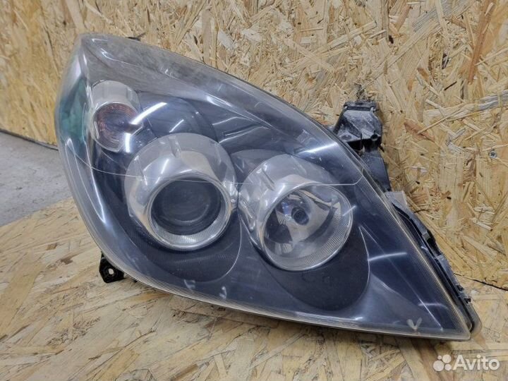 Фара ксеноновая передняя правая Opel Vectra C С