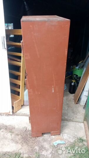 Сейф металлический