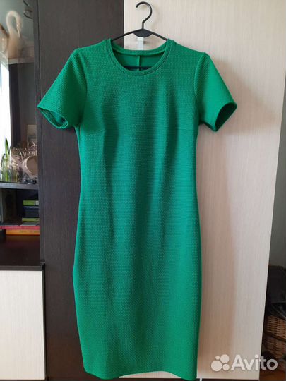 Платье зеленое