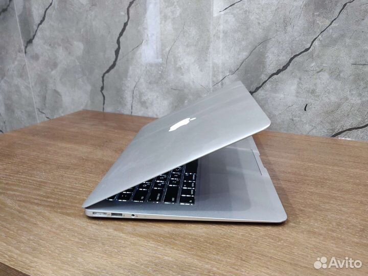 MacBook Air (i5 / 8gb / 128gb / 2015)