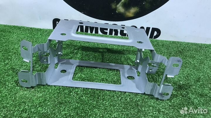 Кронштейн (крепление) Jaguar XF X250 рест. CC9