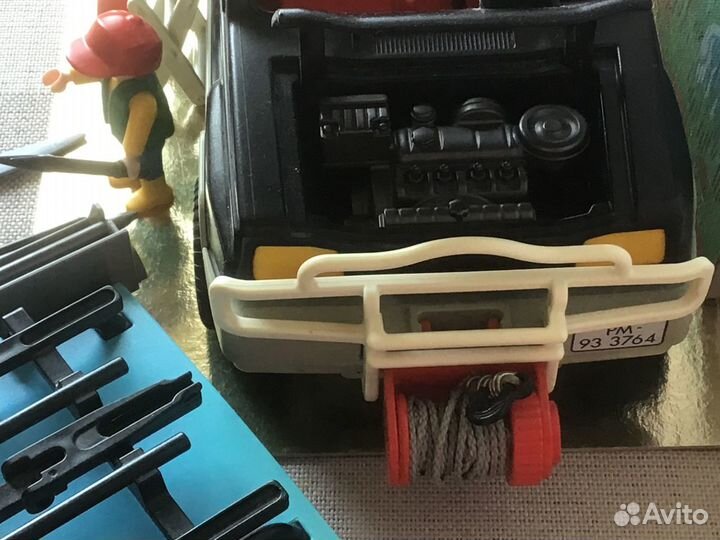 Мир Playmobil джип, замок, карета, воины etc