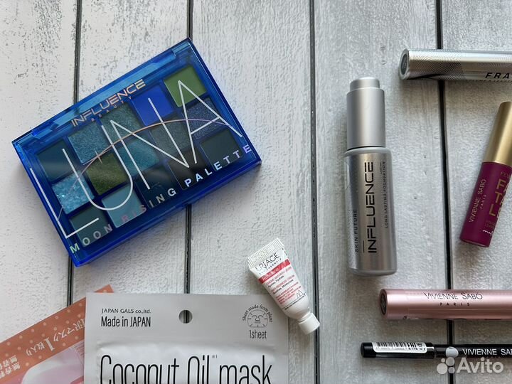 Декоративная косметика пакетом новая