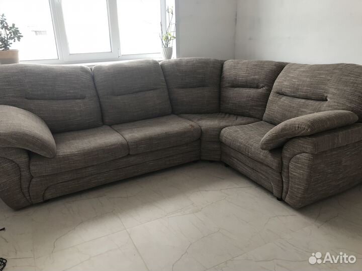 Продам угловой диван бу