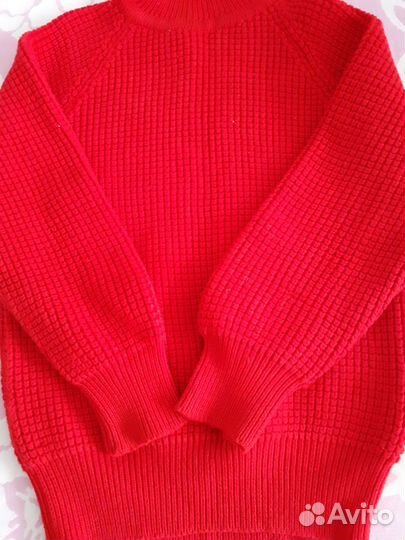 Теплый красный свитер,шерсть,плотная вязка,46-48