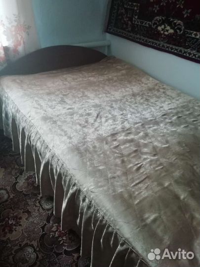Кровать